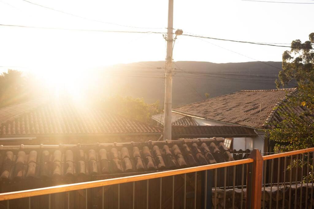 Charme Colonial, Pet Friendly, com garagem e deck com vista para Serra de São José
