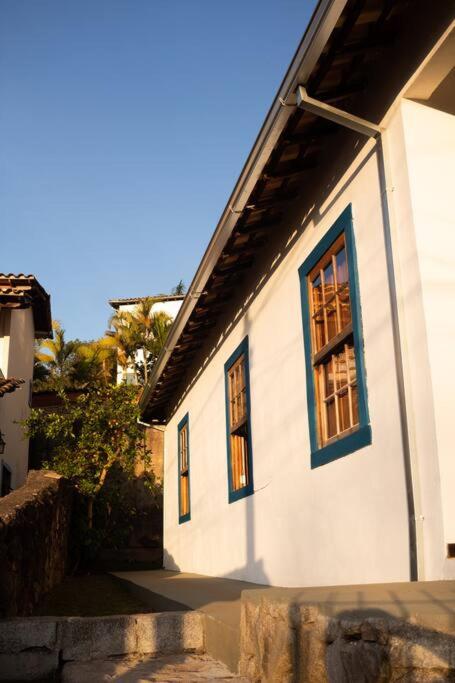 Charme Colonial, Pet Friendly, com garagem e deck com vista para Serra de São José