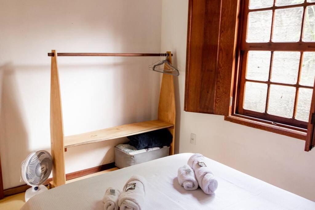 Charme Colonial, Pet Friendly, com garagem e deck com vista para Serra de São José