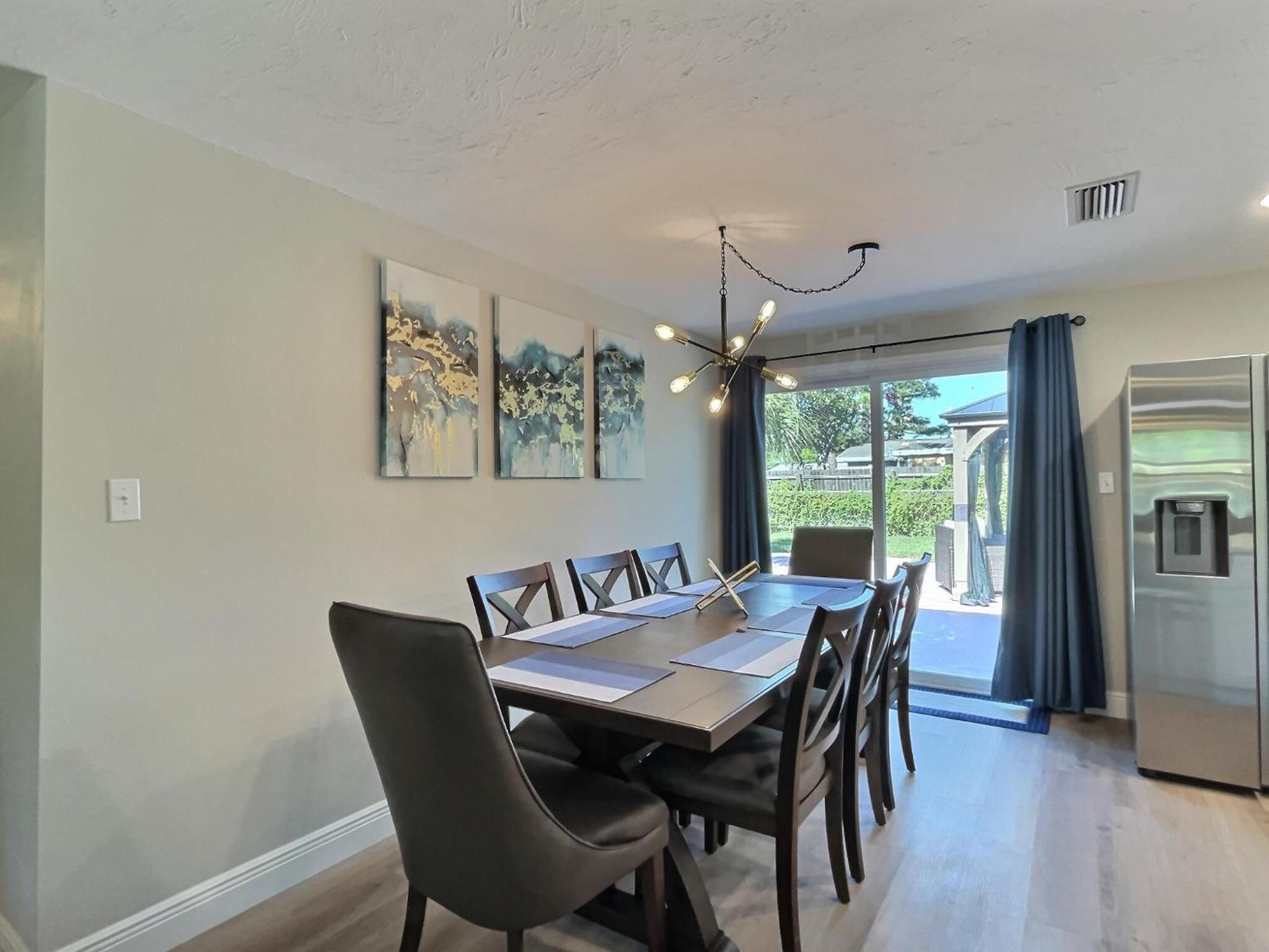 NEW Warm modern bliss just 10 minutes from Siesta Key beaches and downtown Sarasota view 5
