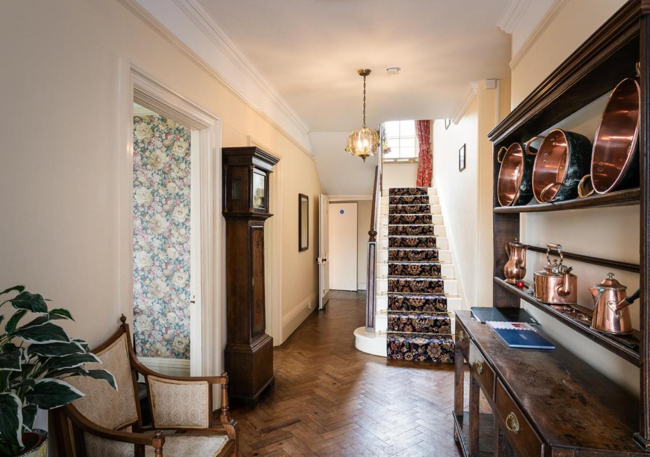 7 Bed in Colyton oc-mbkno