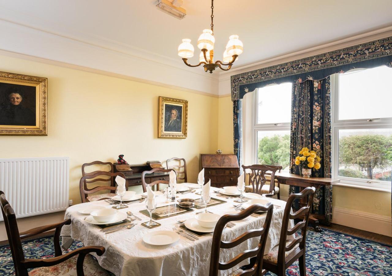 7 Bed in Colyton oc-mbkno