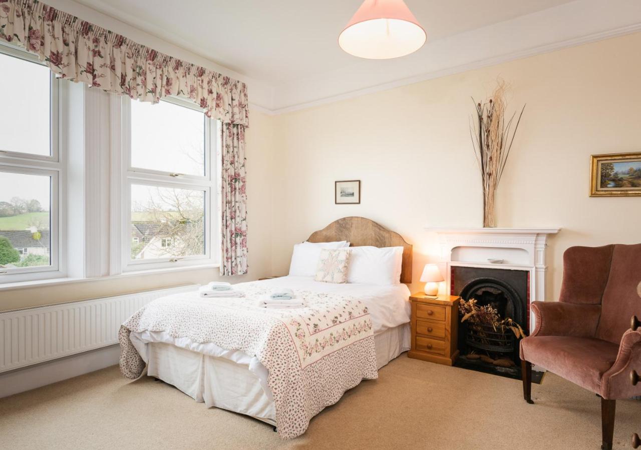 7 Bed in Colyton oc-mbkno
