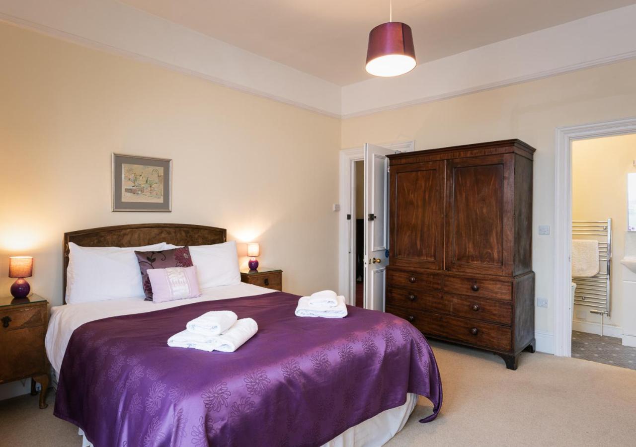 7 Bed in Colyton oc-mbkno