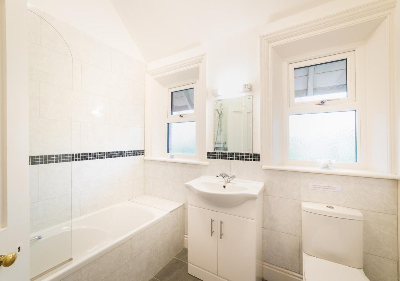 7 Bed in Colyton oc-mbkno