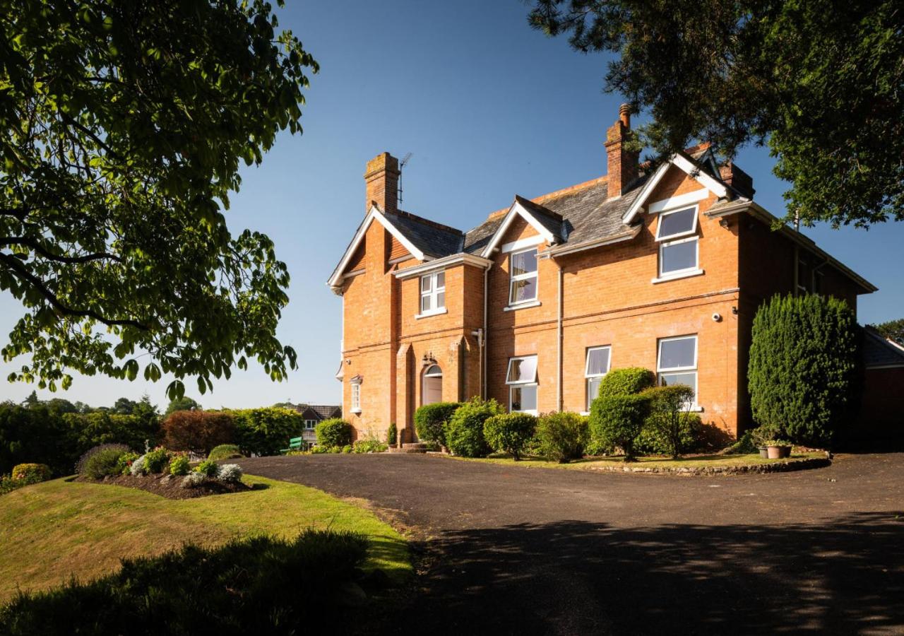 7 Bed in Colyton oc-mbkno