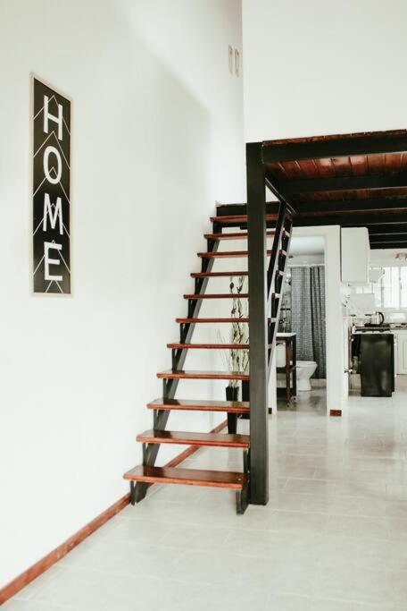 Casa Tipo Loft- Tigre Centro Con Jardin, Parrilla - 4 Personas