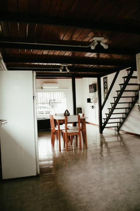 Casa Tipo Loft- Tigre Centro Con Jardin, Parrilla - 4 Personas