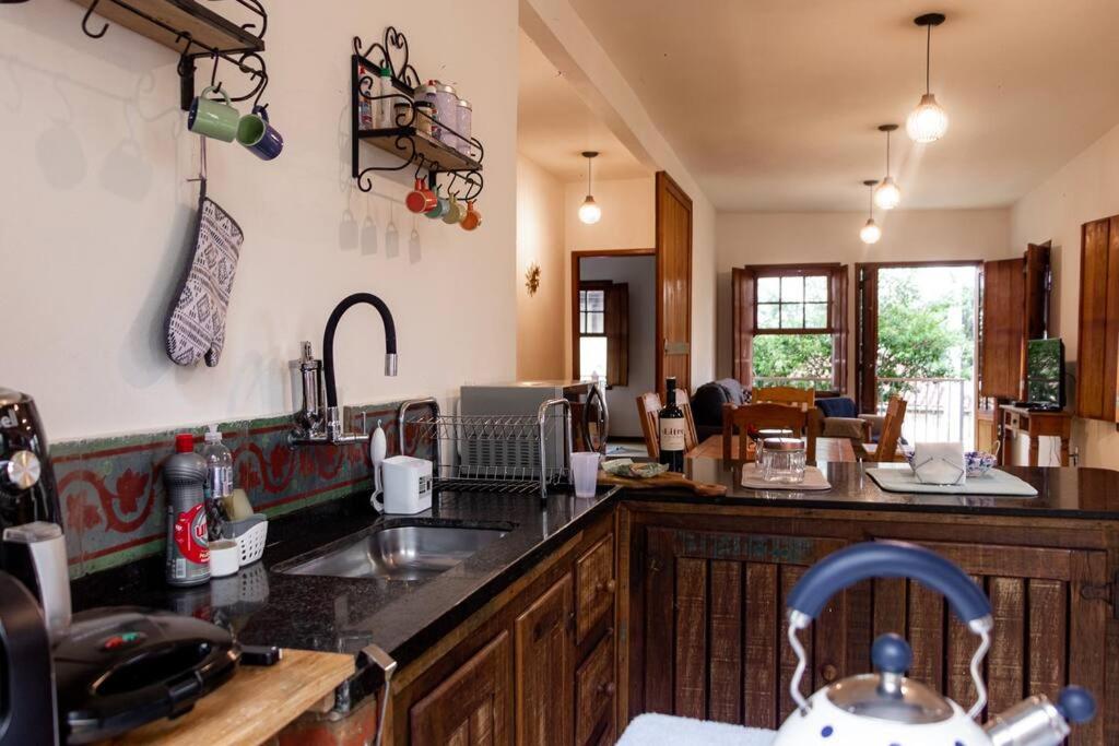 Charme Colonial, Pet Friendly, com garagem e deck com vista para Serra de São José