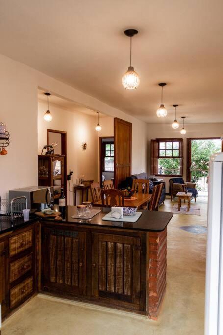 Charme Colonial, Pet Friendly, com garagem e deck com vista para Serra de São José