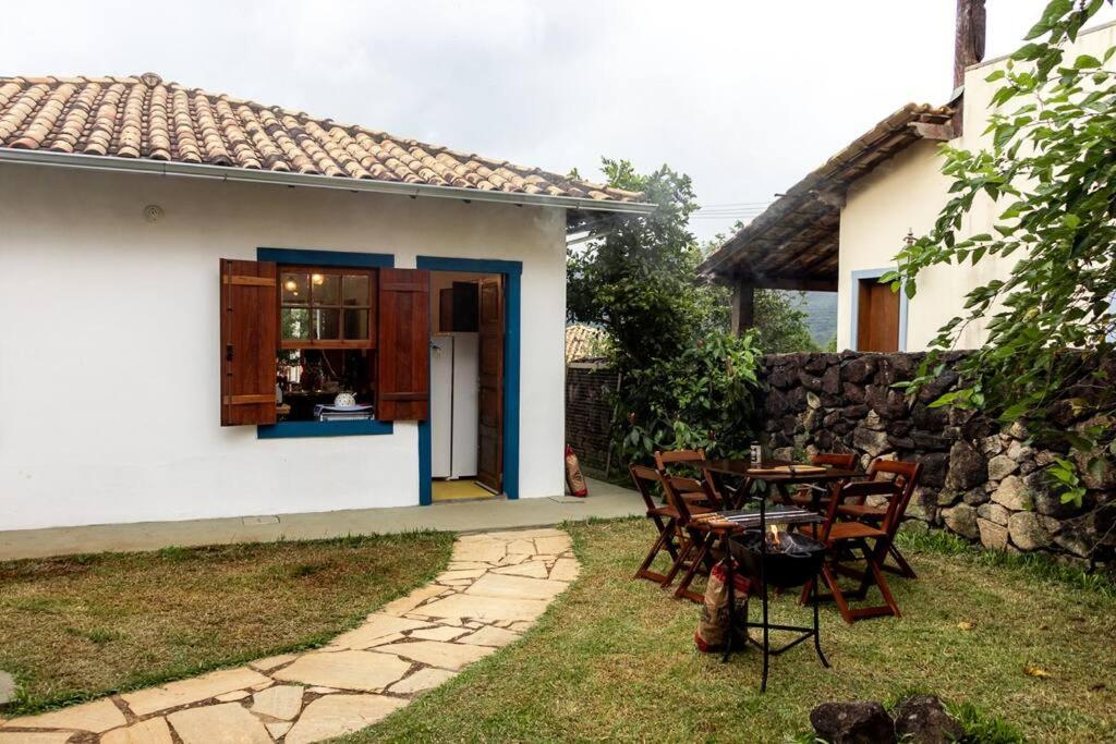 Charme Colonial, Pet Friendly, com garagem e deck com vista para Serra de São José