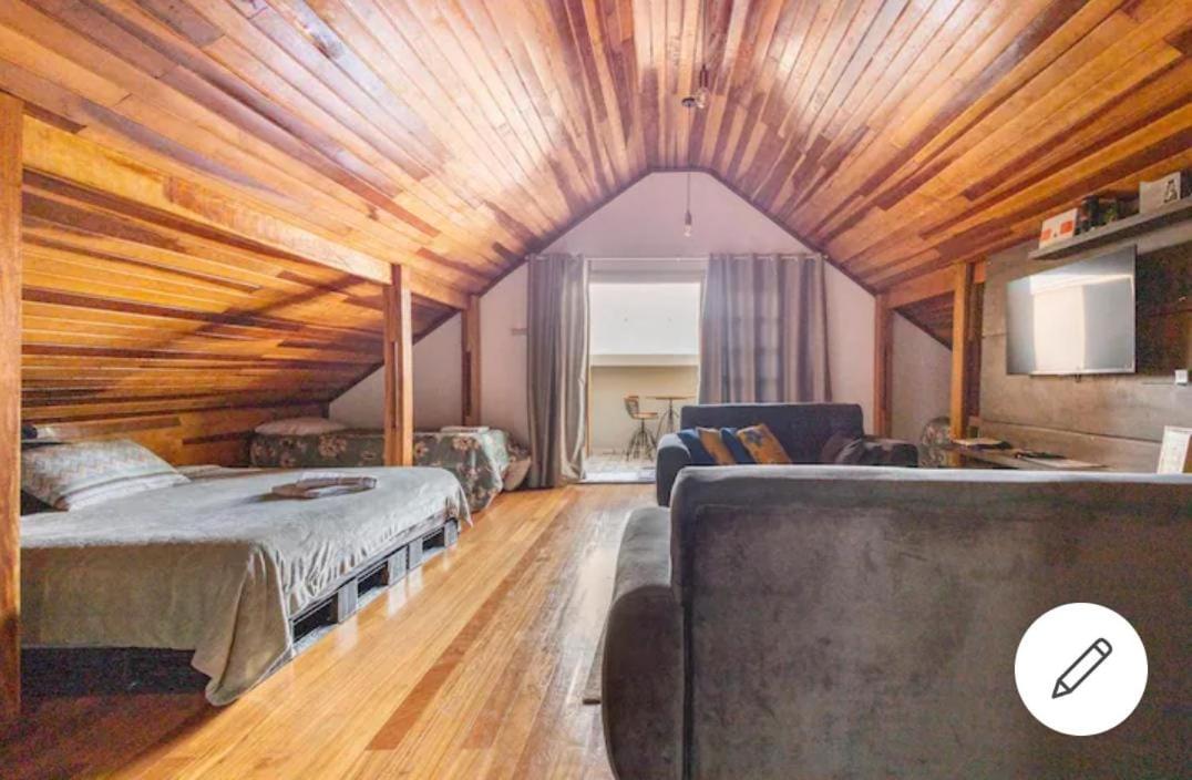 Quarto Chalé aconchegante em Casa da Família Anton próximo ao aeroporto view 5