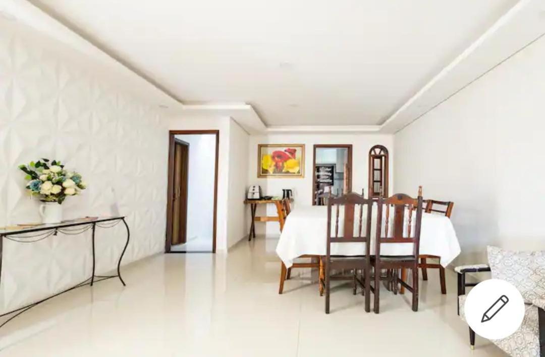 Quarto Chalé aconchegante em Casa da Família Anton próximo ao aeroporto view 2
