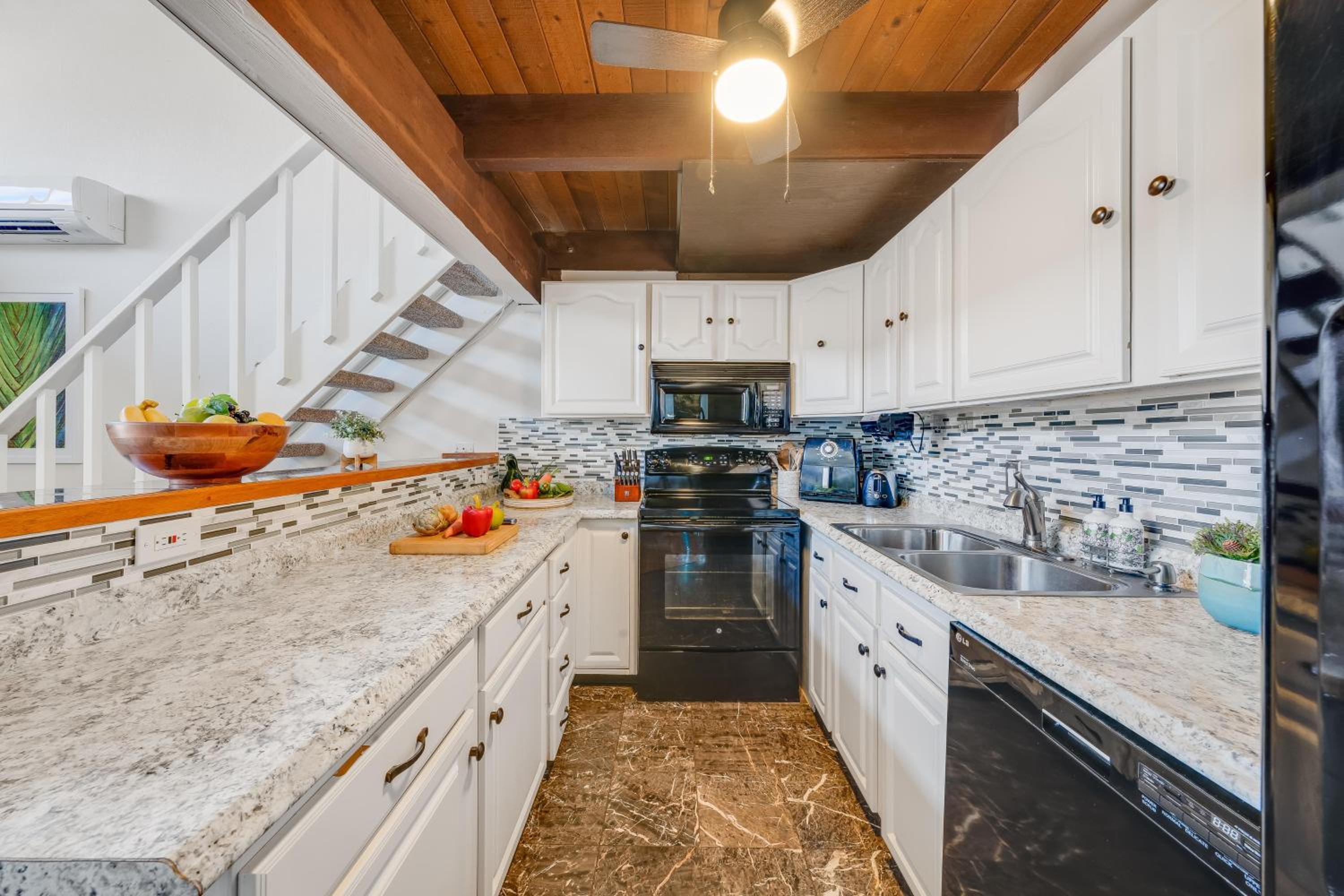 Kihei Alii Kai C405 · KAK C405 Updated 2BD Condo Across Beach w