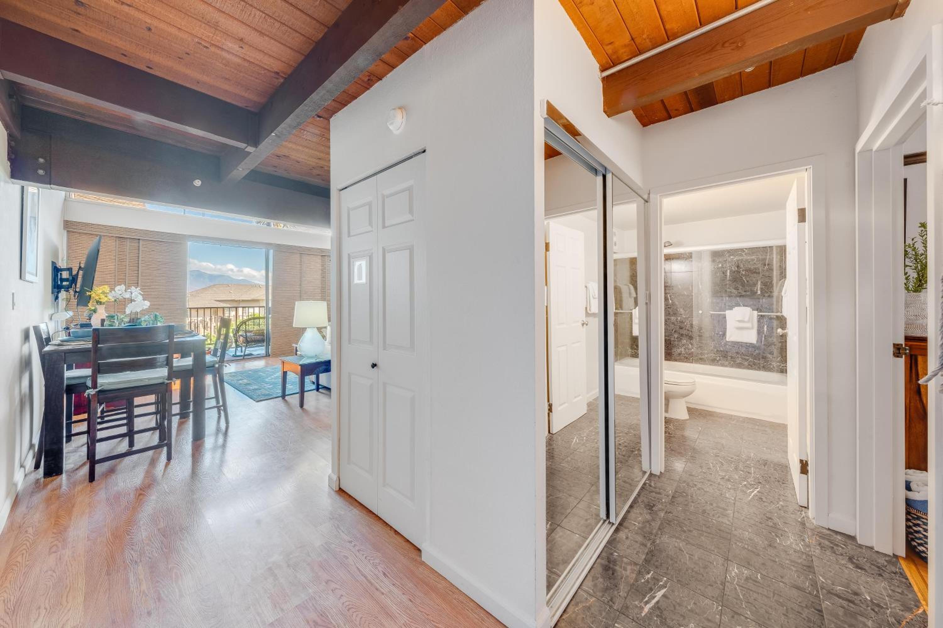 Kihei Alii Kai C405 · KAK C405 Updated 2BD Condo Across Beach w