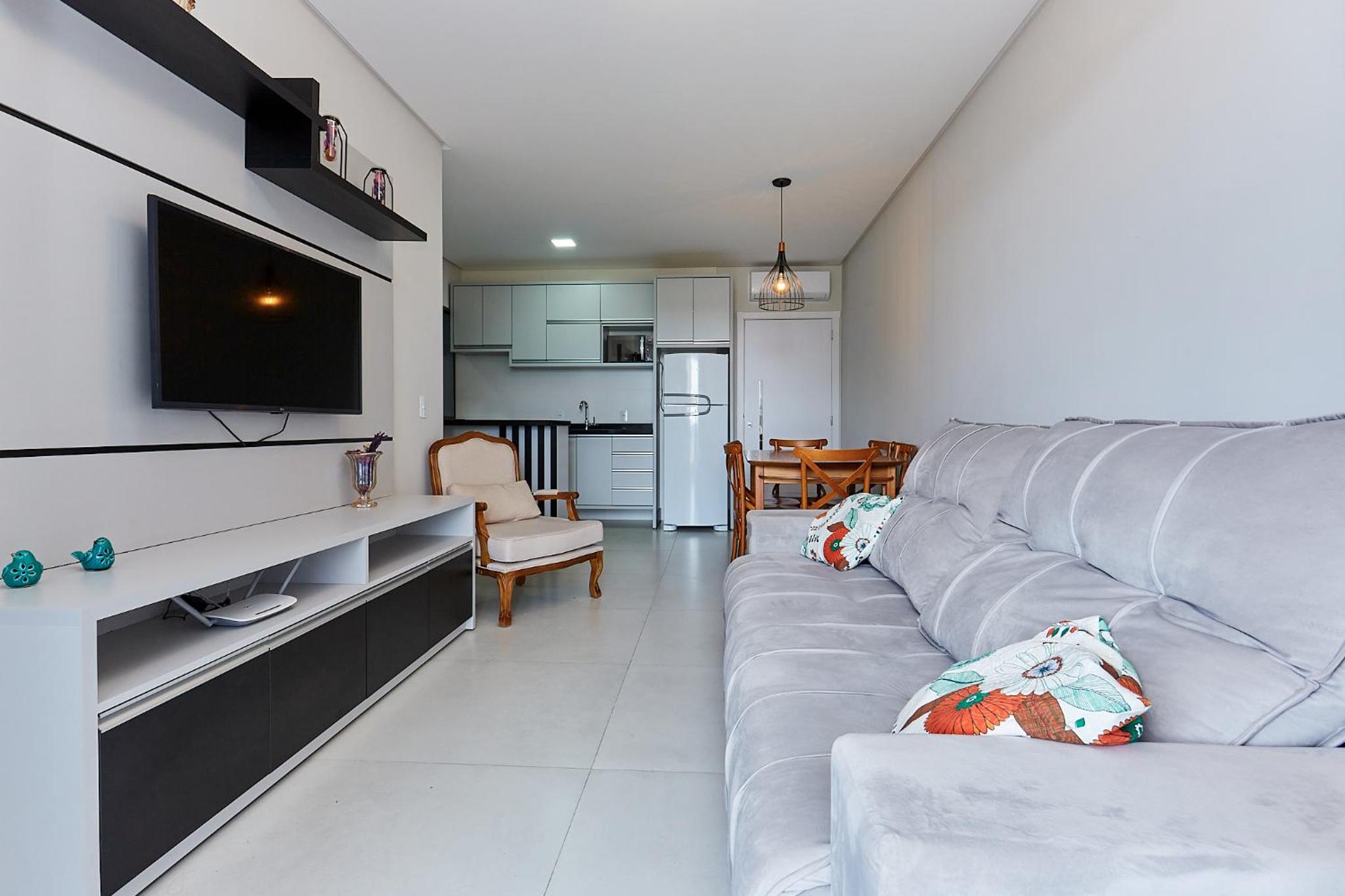 1109 - Apartamento novo de alto padrão com 02 garagens praia do centro de Bombinhas
