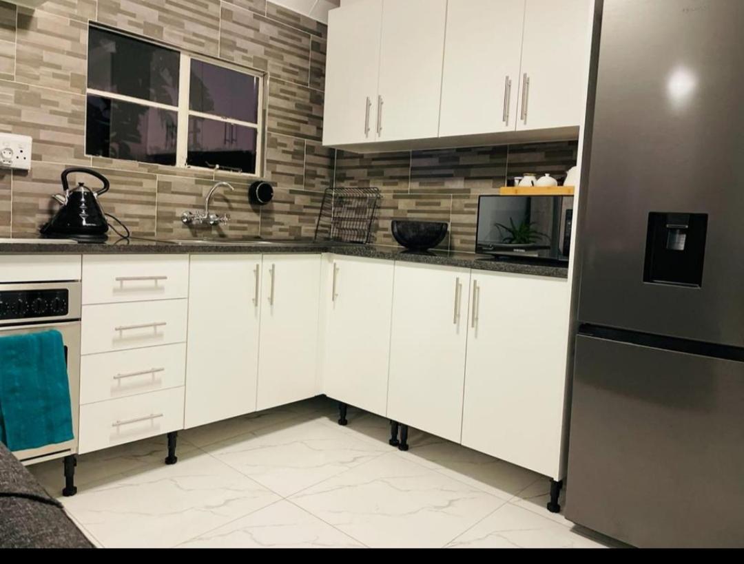 Peaceful, cozy one bed apartment with inverter backup