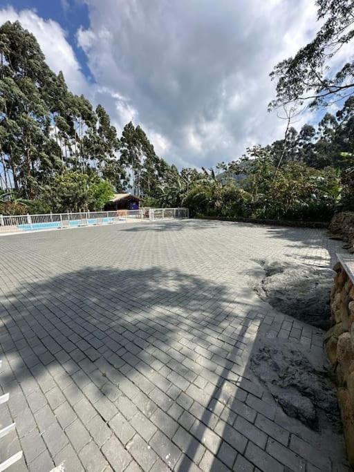 Vila dos pássaros, casa completa