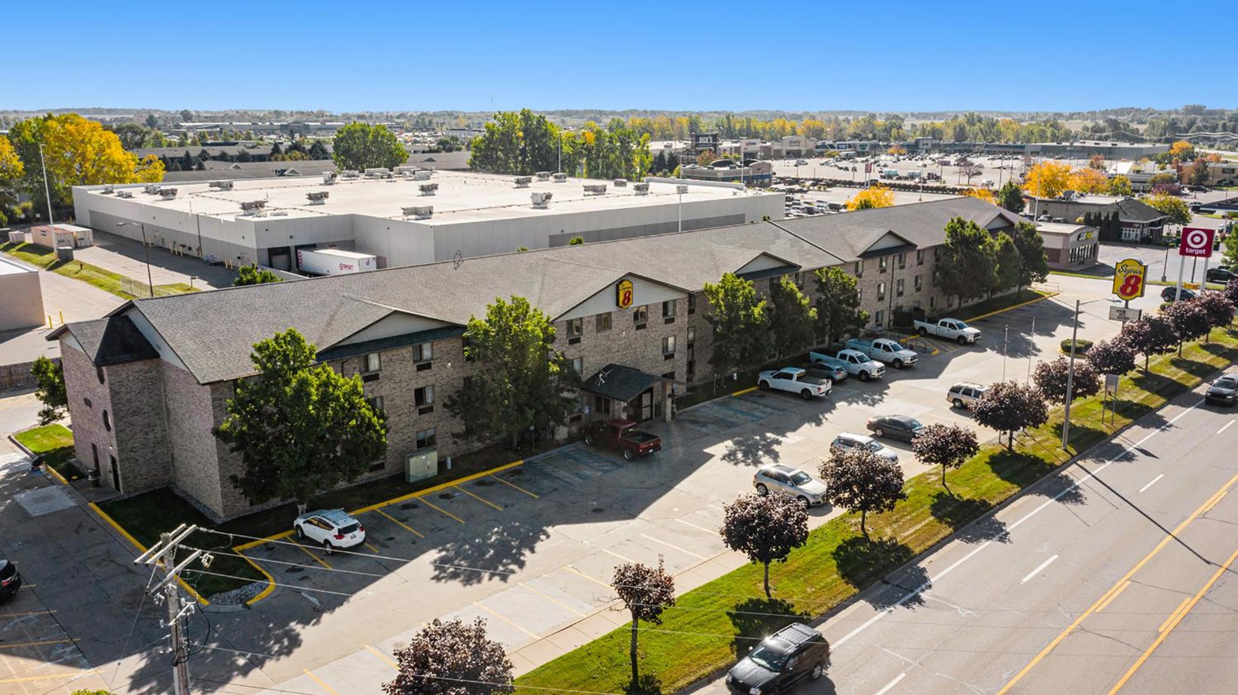 Mount Pleasant Vacations - Super 8 by Wyndham Mt. Pleasant - Property Image 4