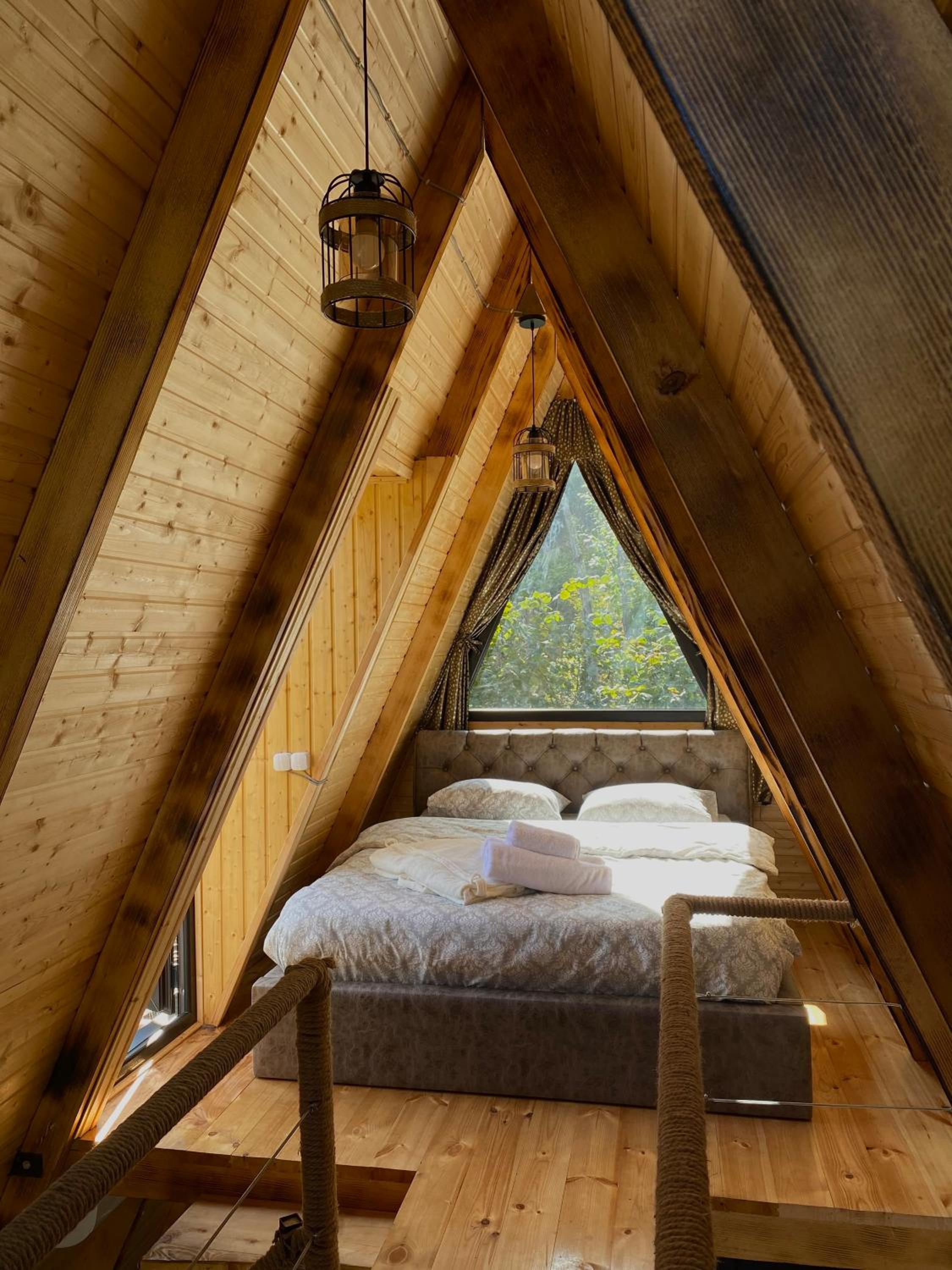 HillSide Cottage-ჰილსაიდ კოტეჯი