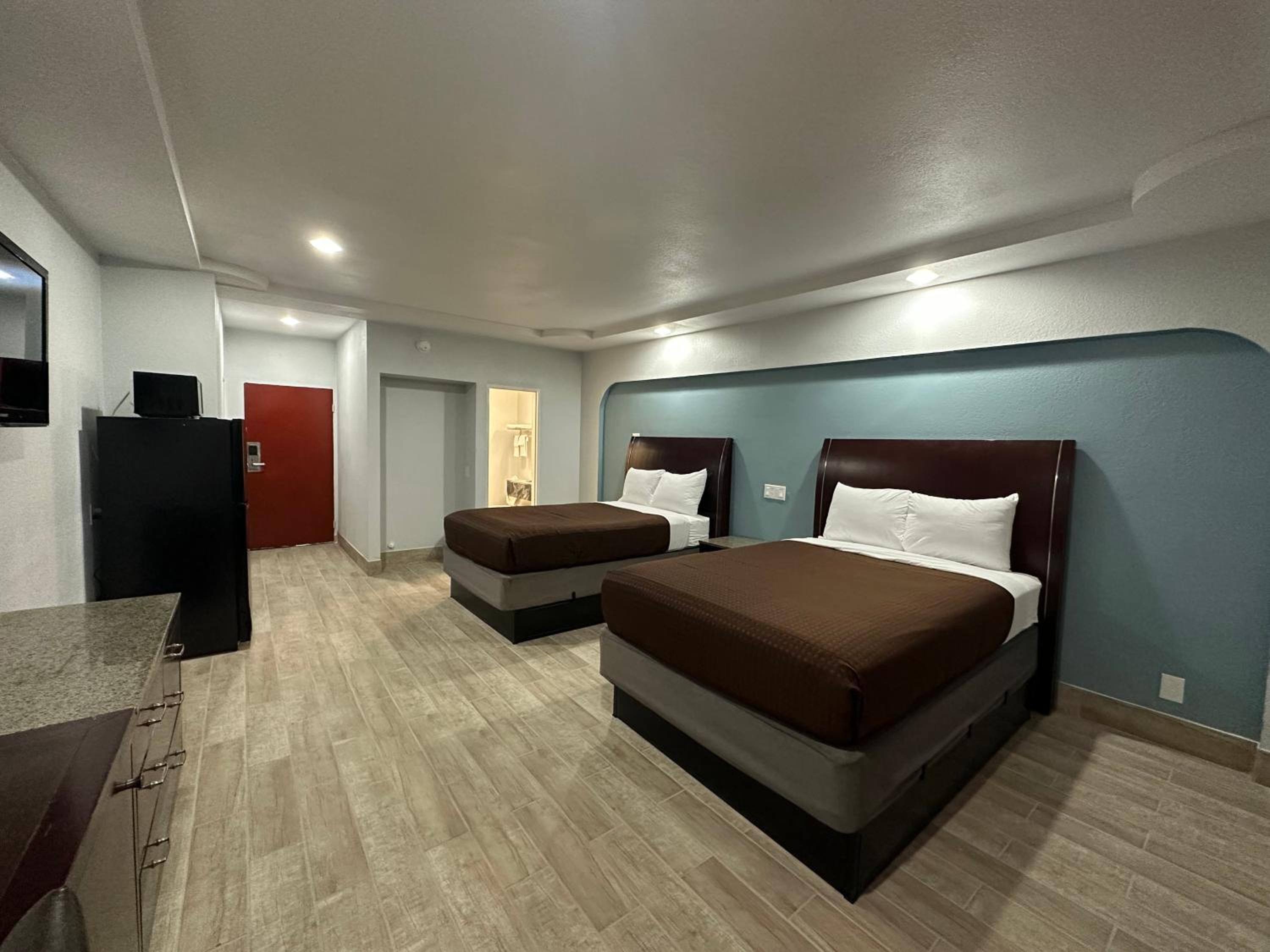 Hobbs Vacations - Executive Inn - Property Image 4