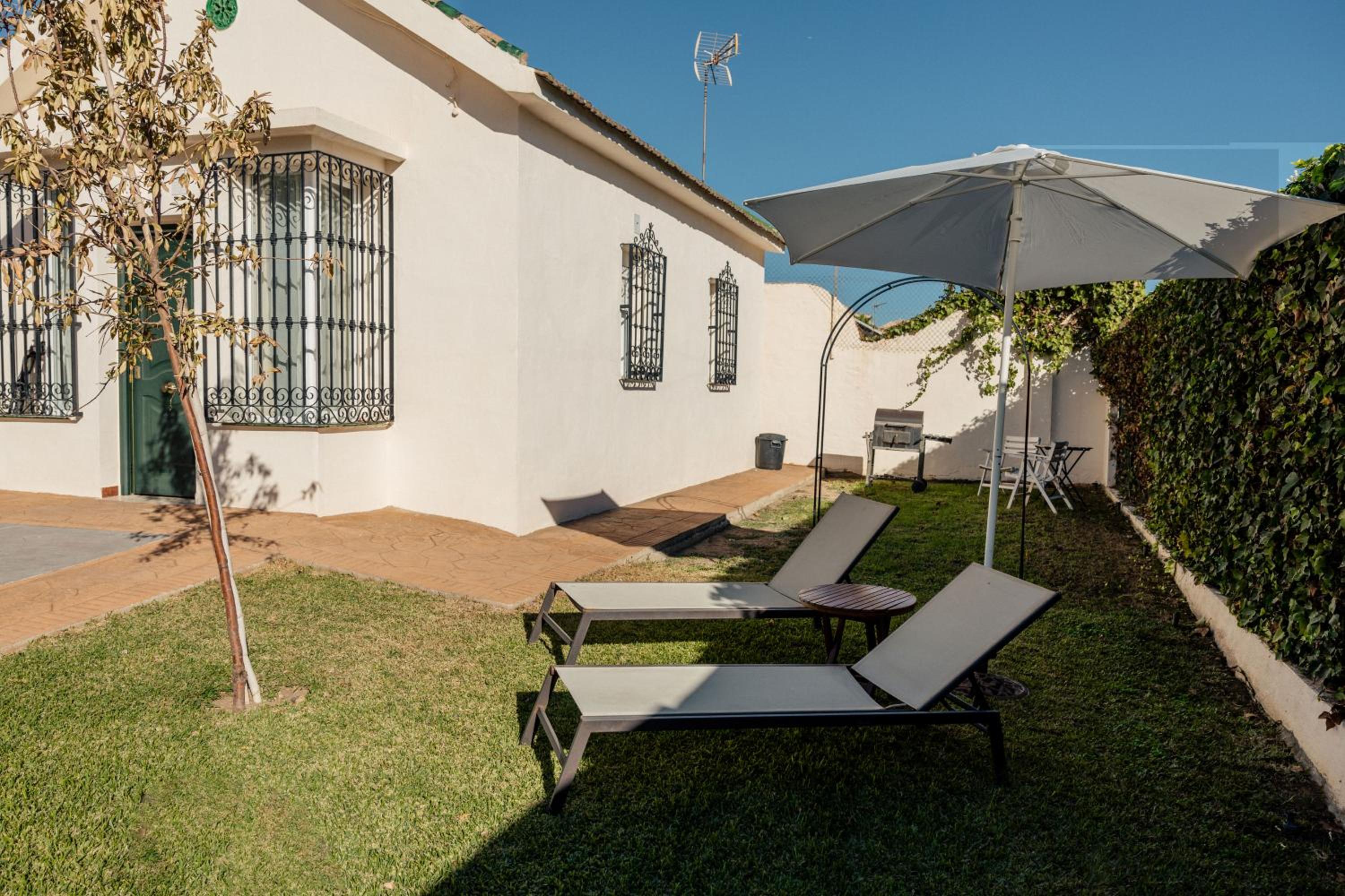 Agradable casa con jardín privado
