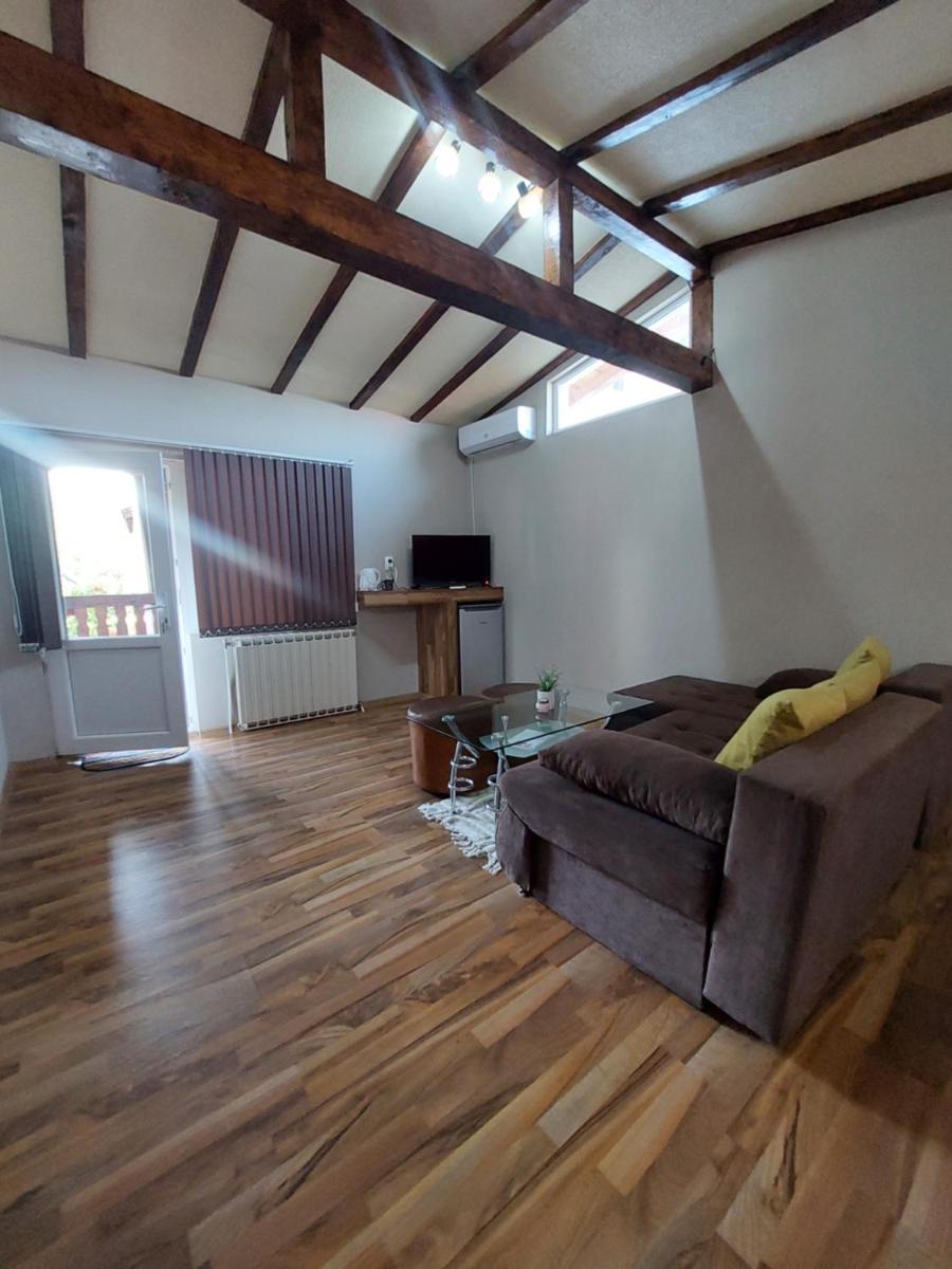 Guest Rooms Vŭrbite