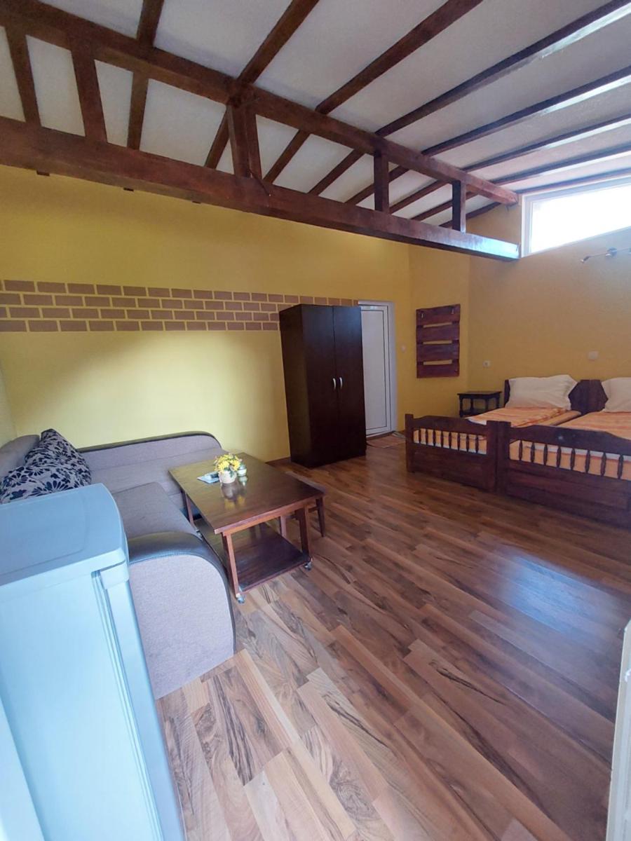 Guest Rooms Vŭrbite
