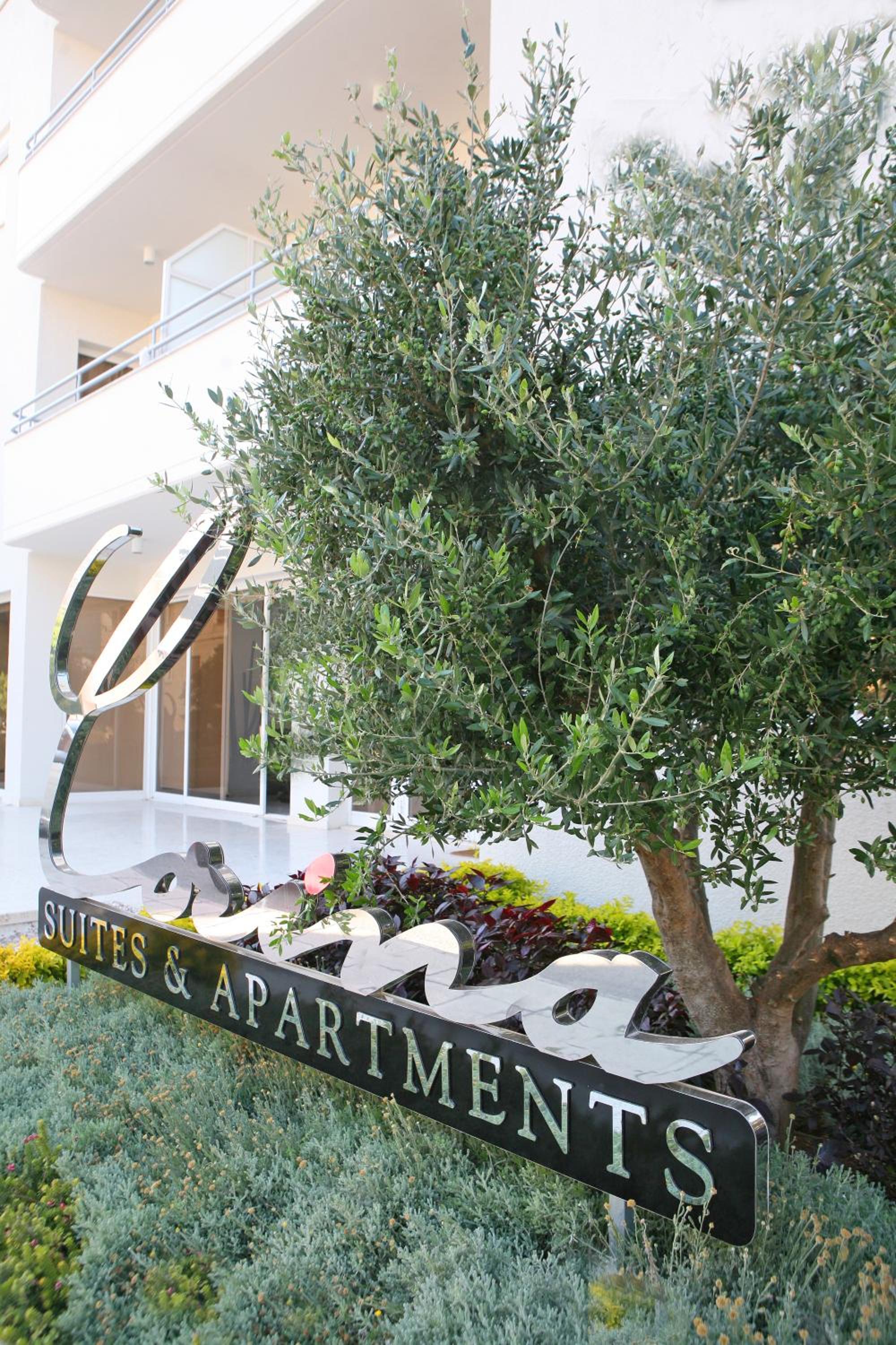 Corina Suites & Apartments — photo 19
