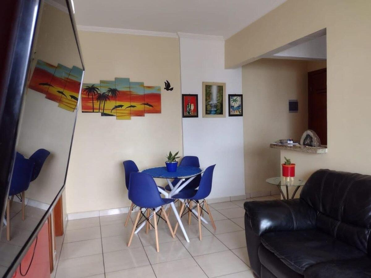 Apto 200 m da praia Wi-Fi suíte 6 pessoas garagem
