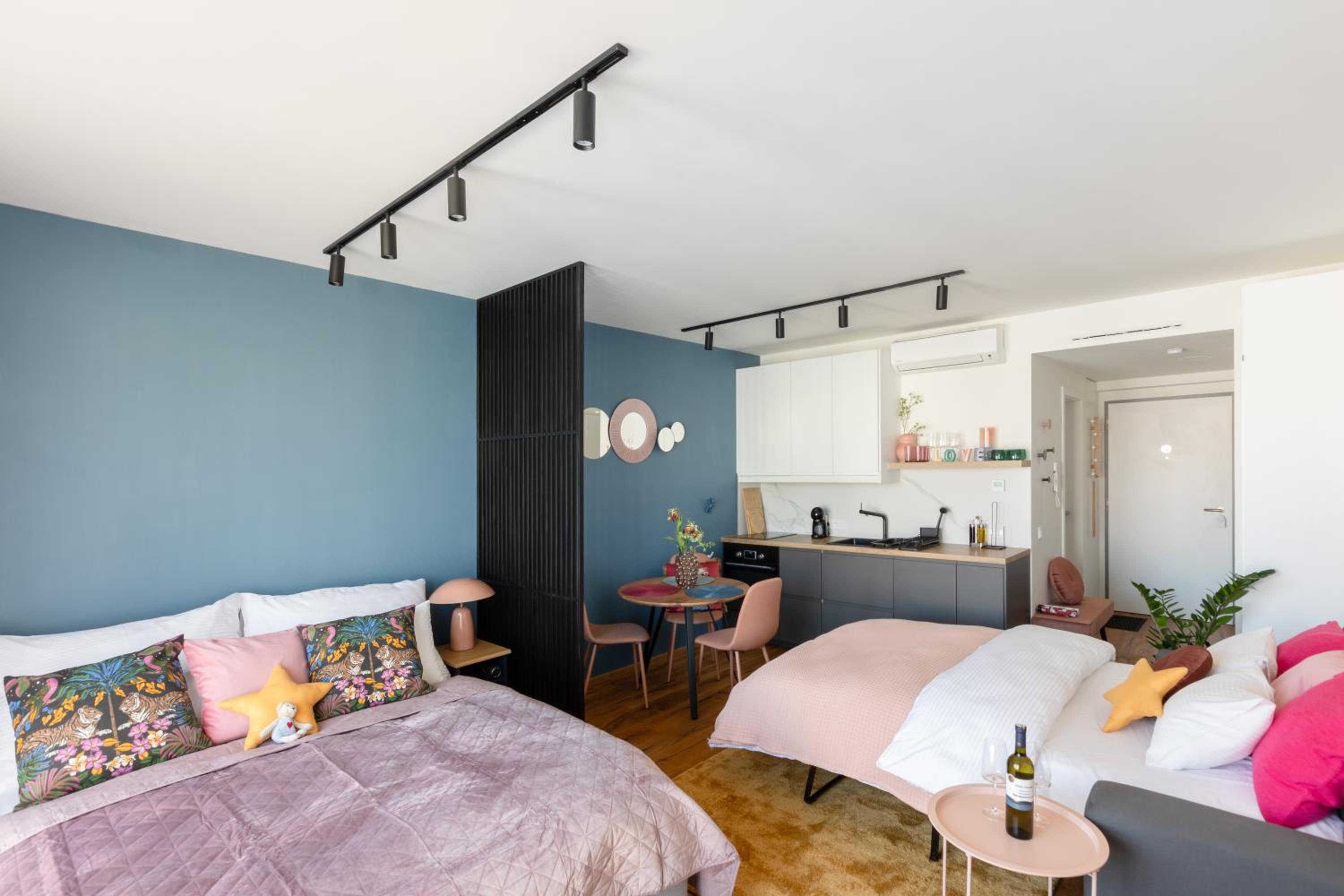Urban Chic Residences