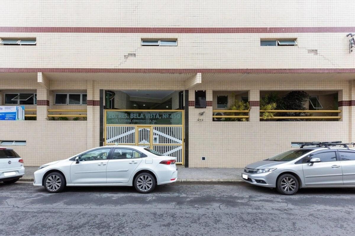 Apto 200 m da praia Wi-Fi suíte 6 pessoas garagem