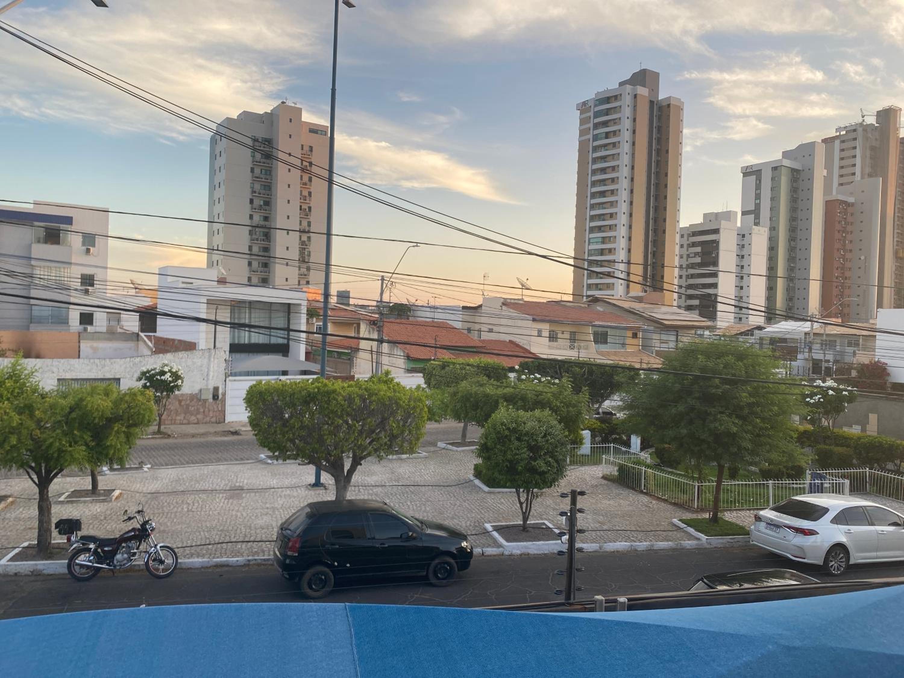 Próx a orla, 14 pessoas, ar condicionado e garagem