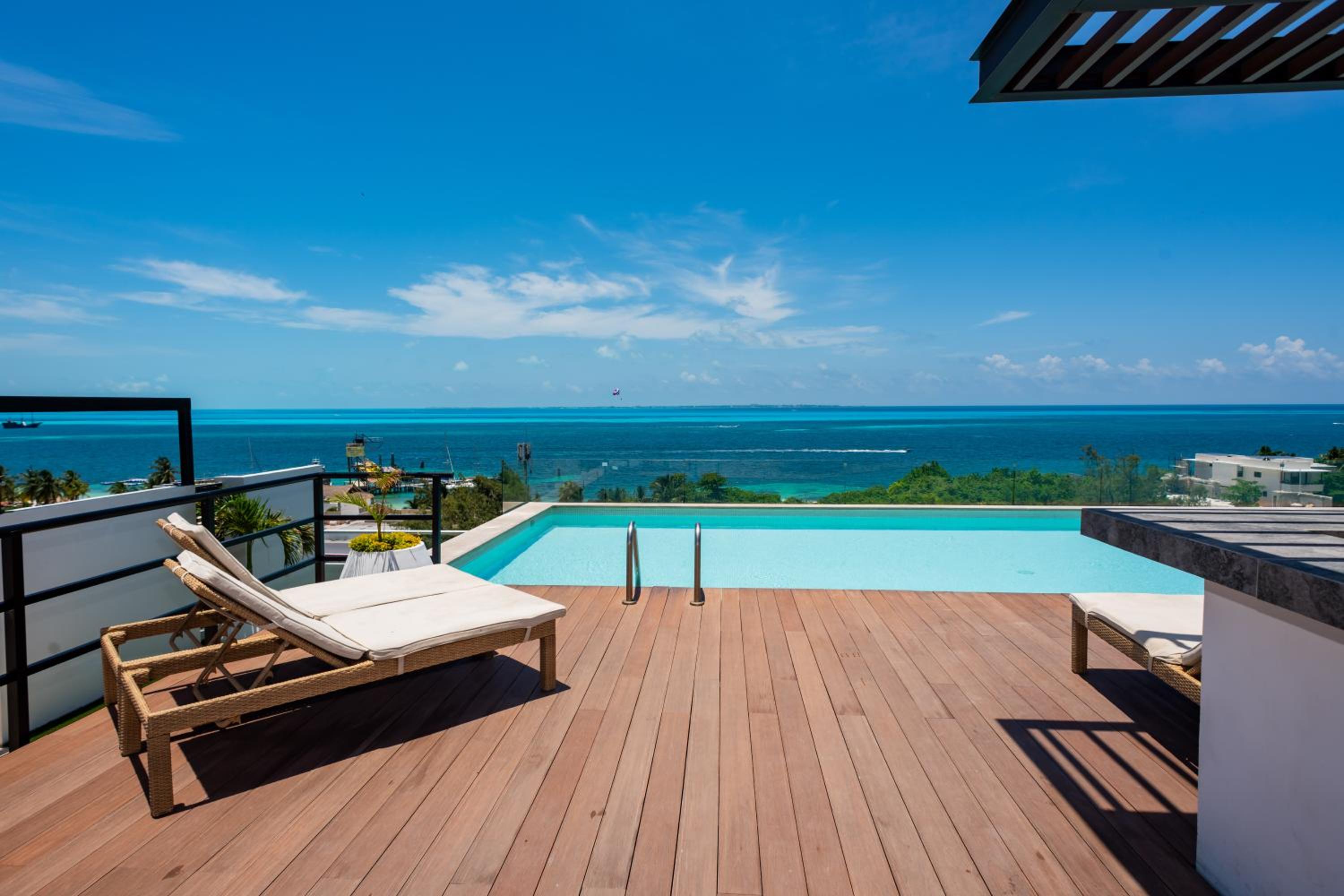 Aloja oceanview in the Hotel Zone