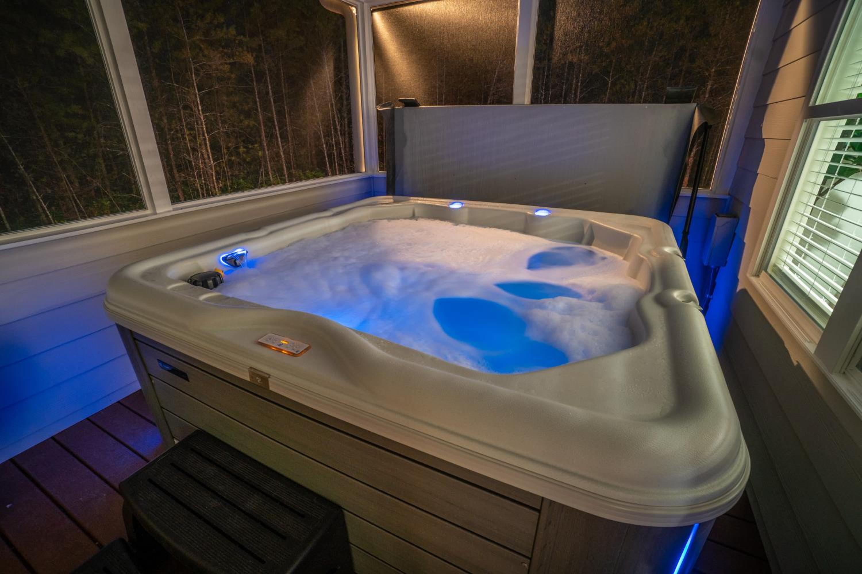 Par-Tee Haus I- Game Room & Hot Tub-Walk to Helen view 4