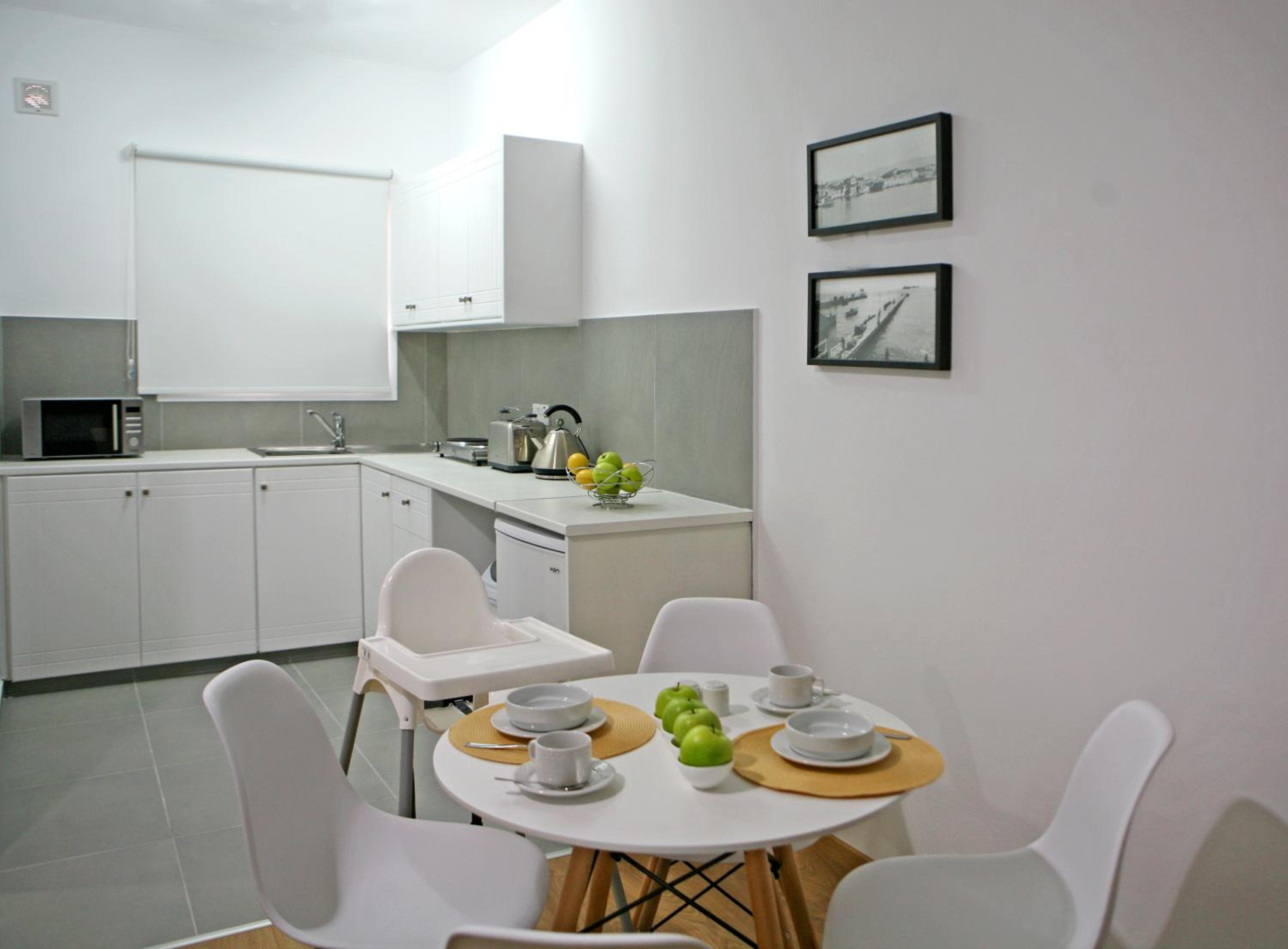Corina Suites & Apartments
