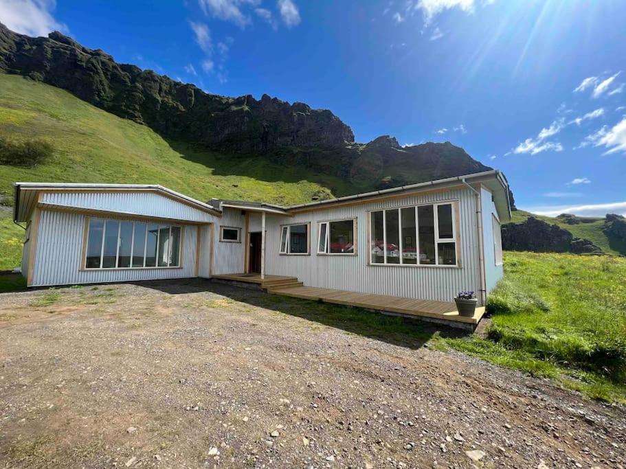 Beautiful house with an outstanding view view 3