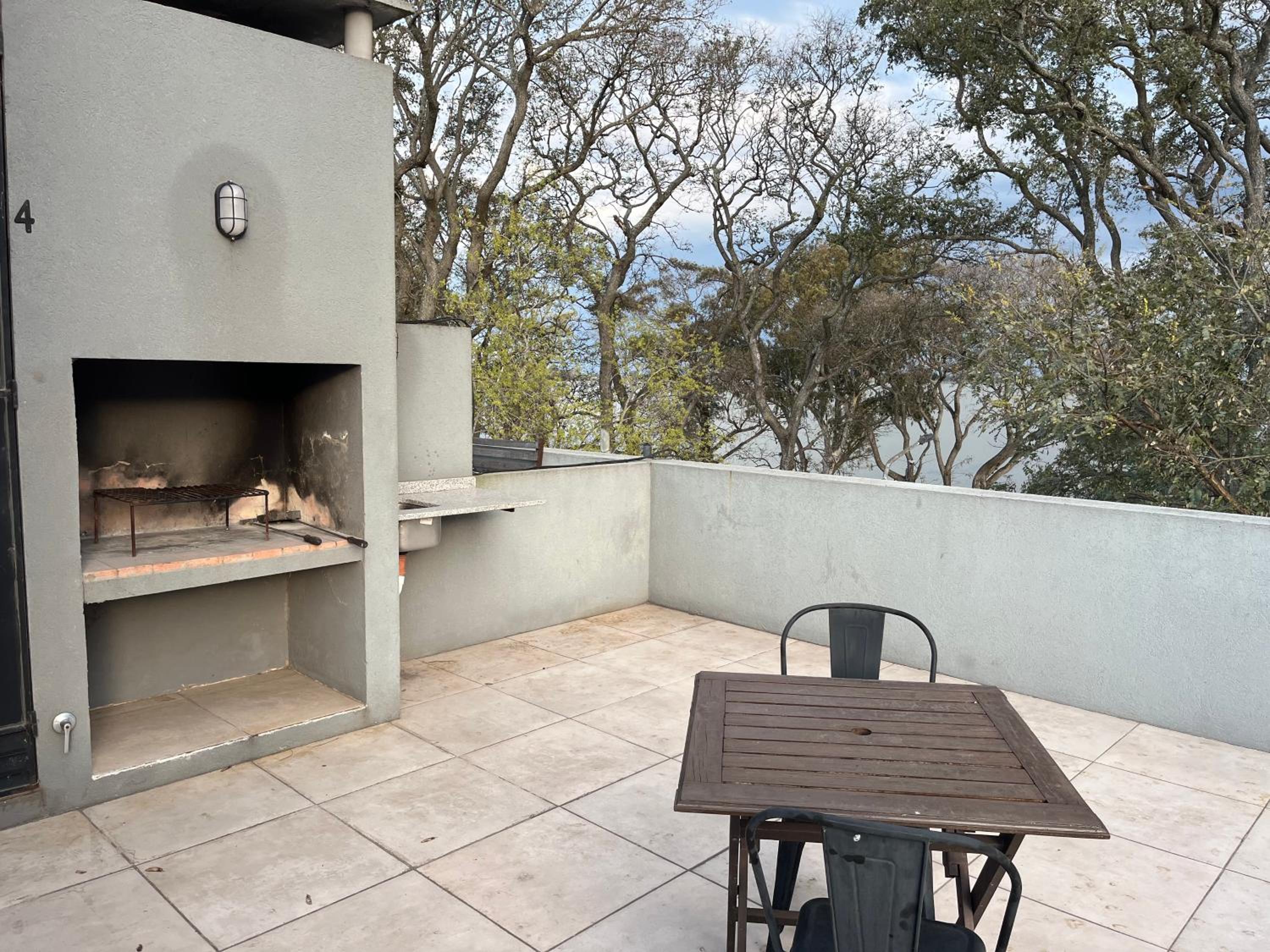 Espectacular departamento sobre la laguna para parejas