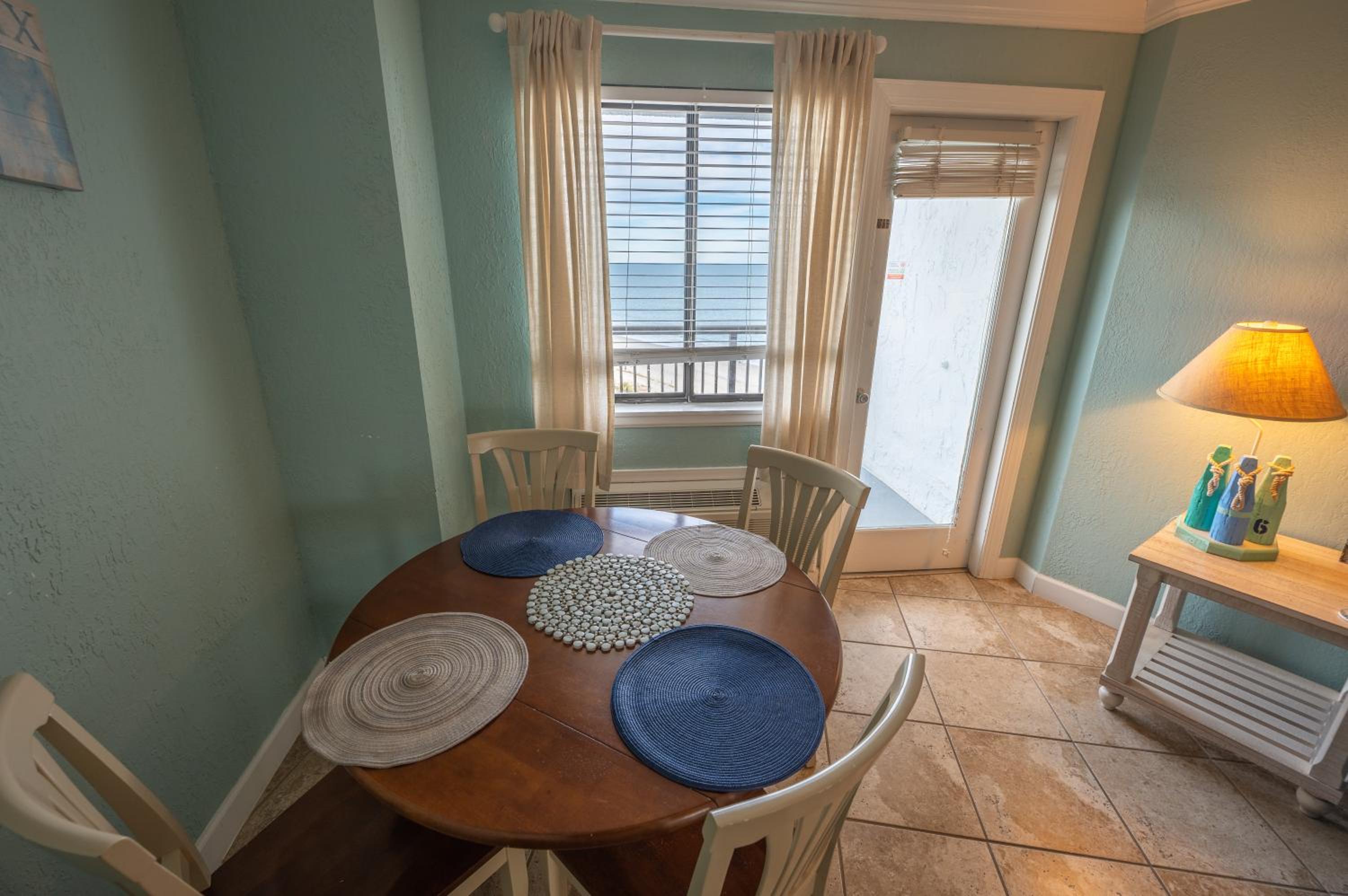 New Honeymoon Suite/King Bluewater Resort & Views! view 3