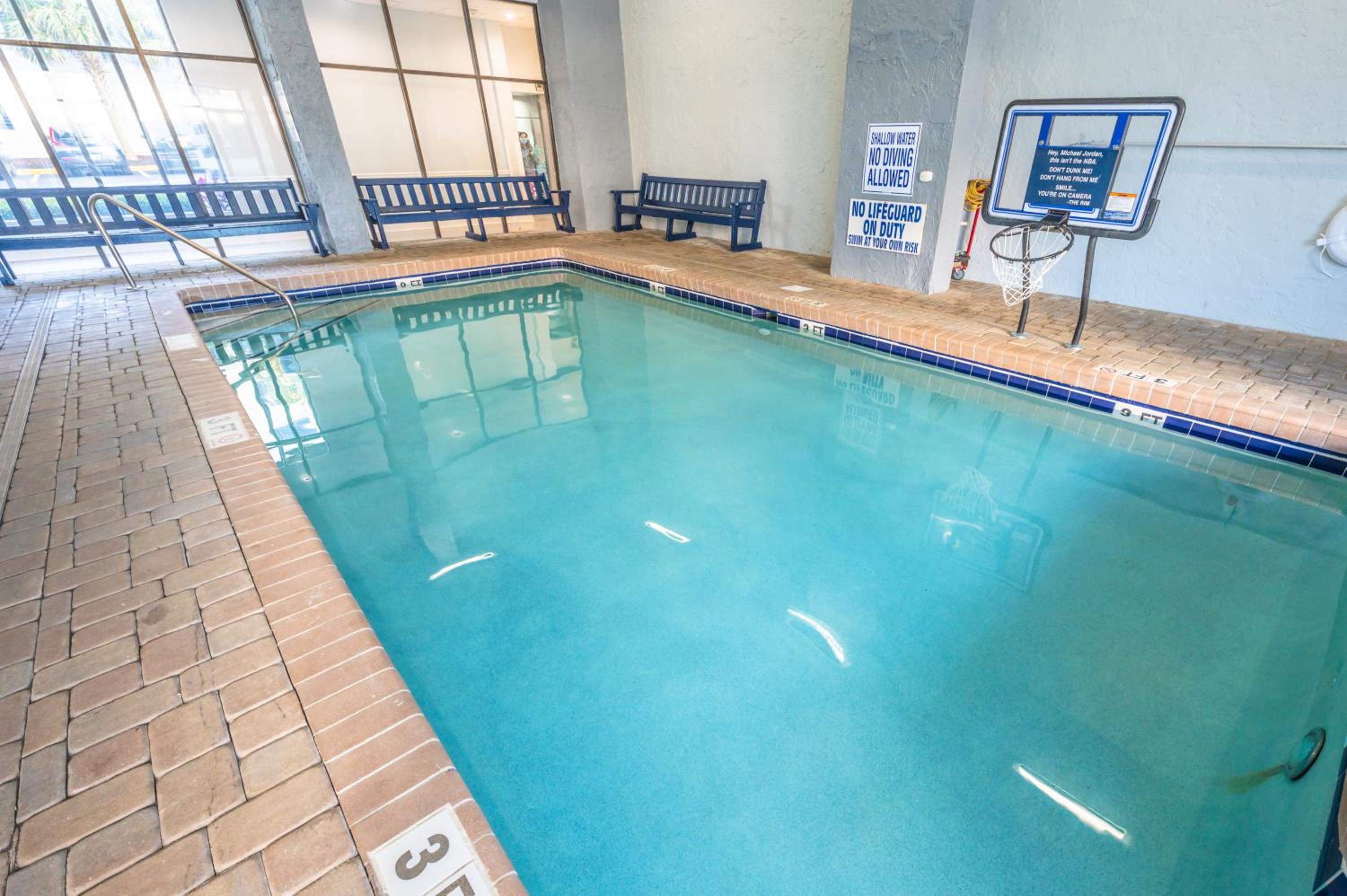 New Honeymoon Suite/King Bluewater Resort & Views! view 4