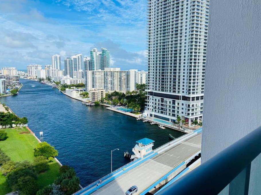 Oceanfront Studio with Beach, Pool & Restaurants view 3