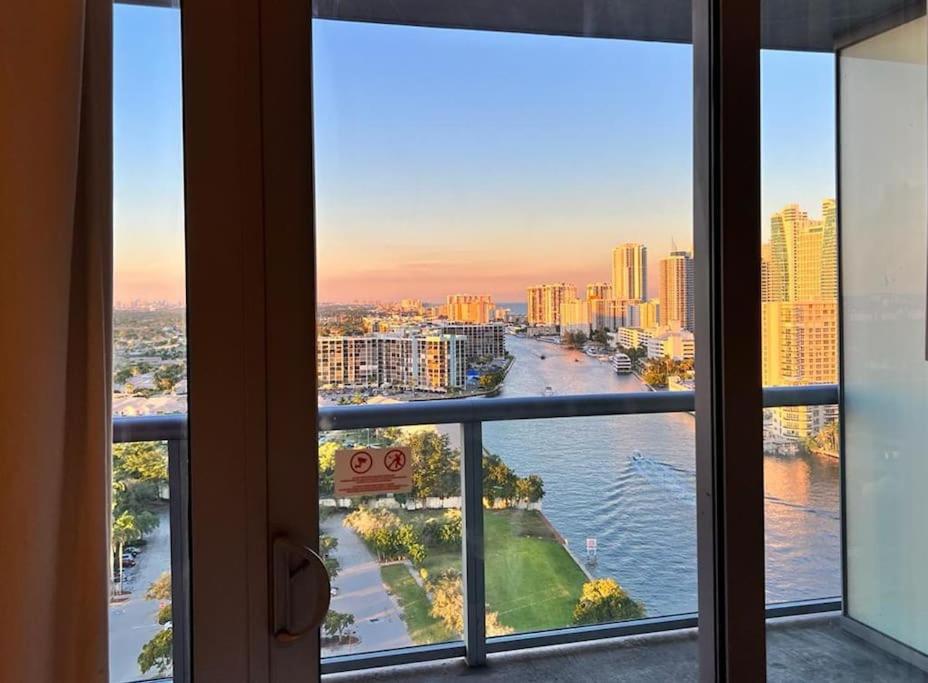 Oceanfront Studio with Beach, Pool & Restaurants view 5