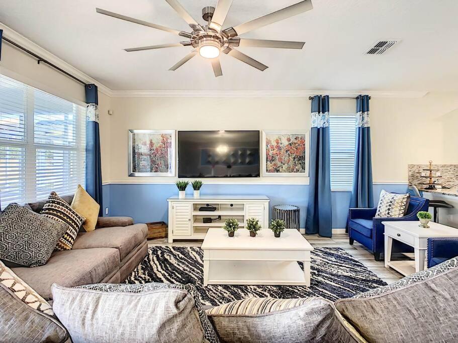 Large Pool Home-Resort Included-Game & Movie Room view 2