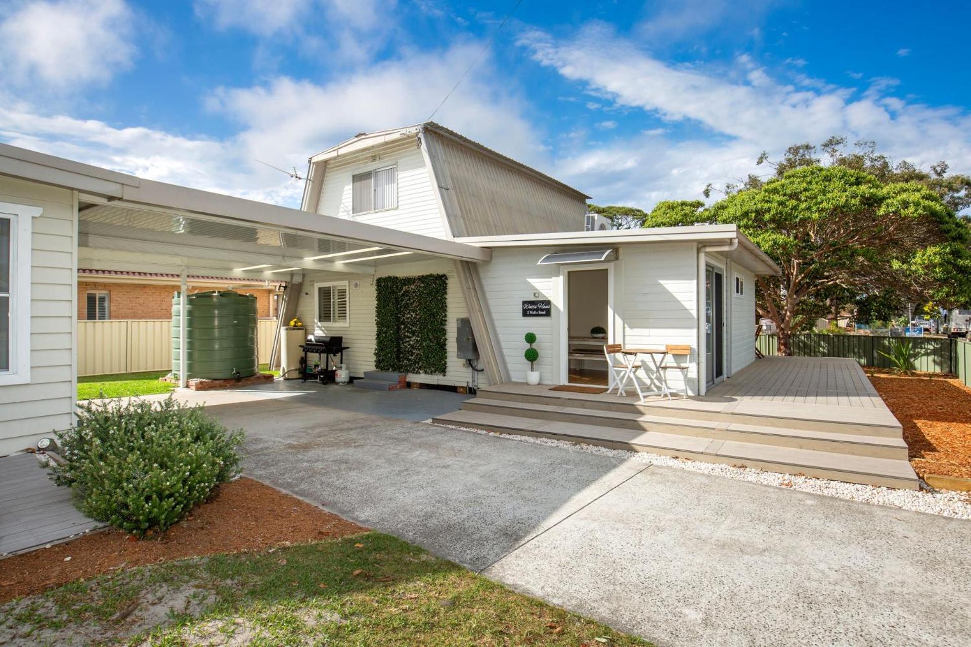Watts Haus Pet Friendly 5 Mins Walk to Beach