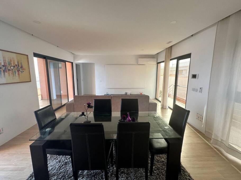 Ocean Mirror Apartment