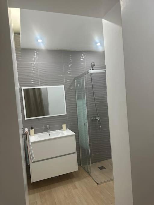 Ocean Mirror Apartment