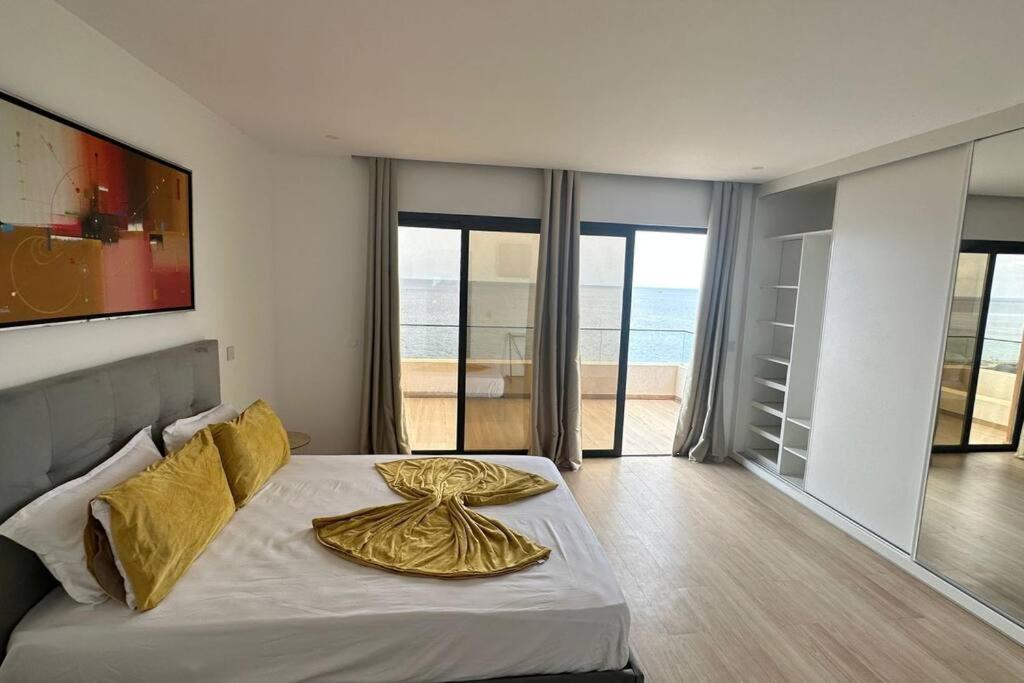 Ocean Mirror Apartment