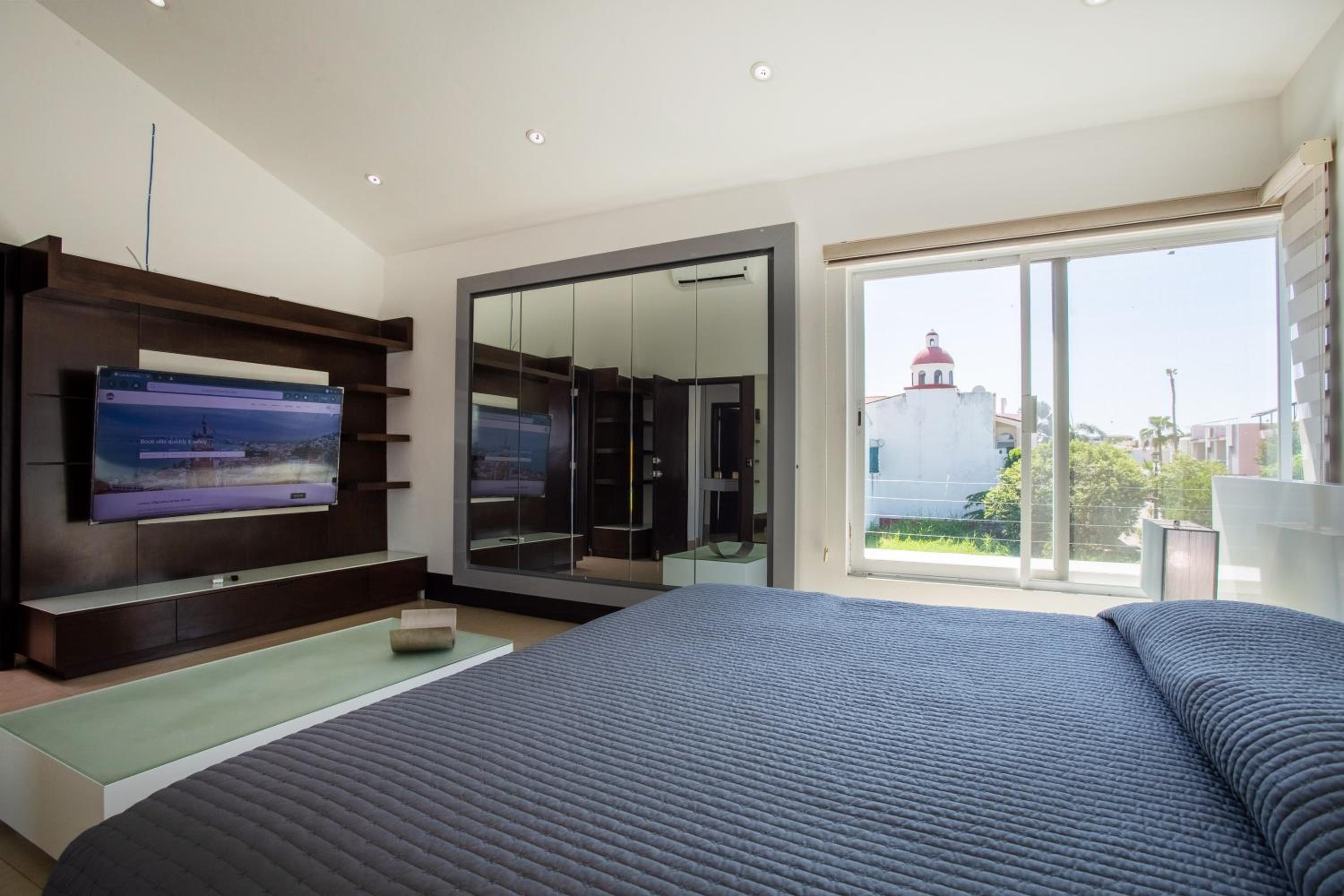 Private Pool, Near Beach, Restaurants - Sleeps 11 view 4