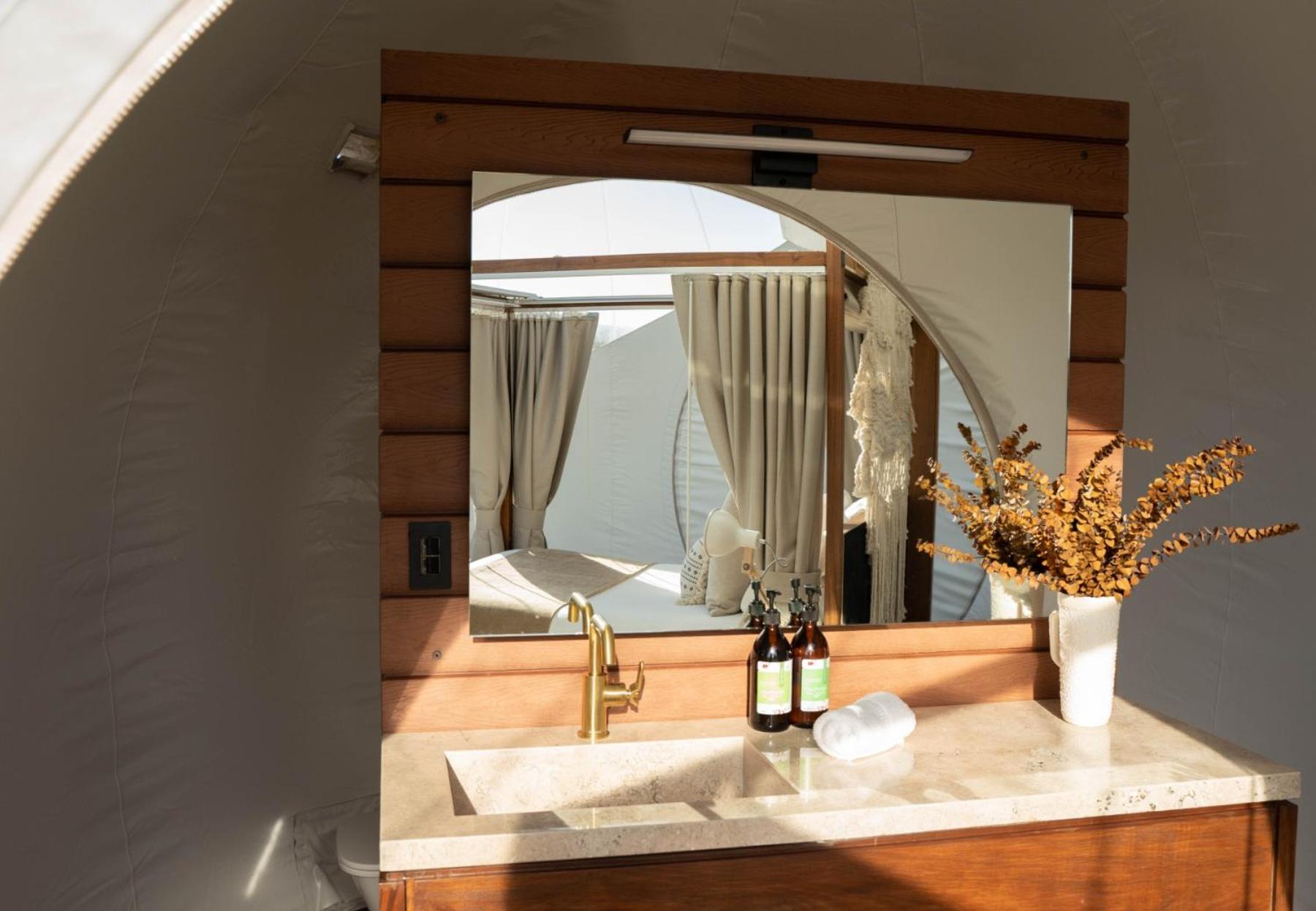 Ensenada Vacations - Bubble Supreme 13 with Jacuzzi Campera Hotel Burbuja - Property Image 17