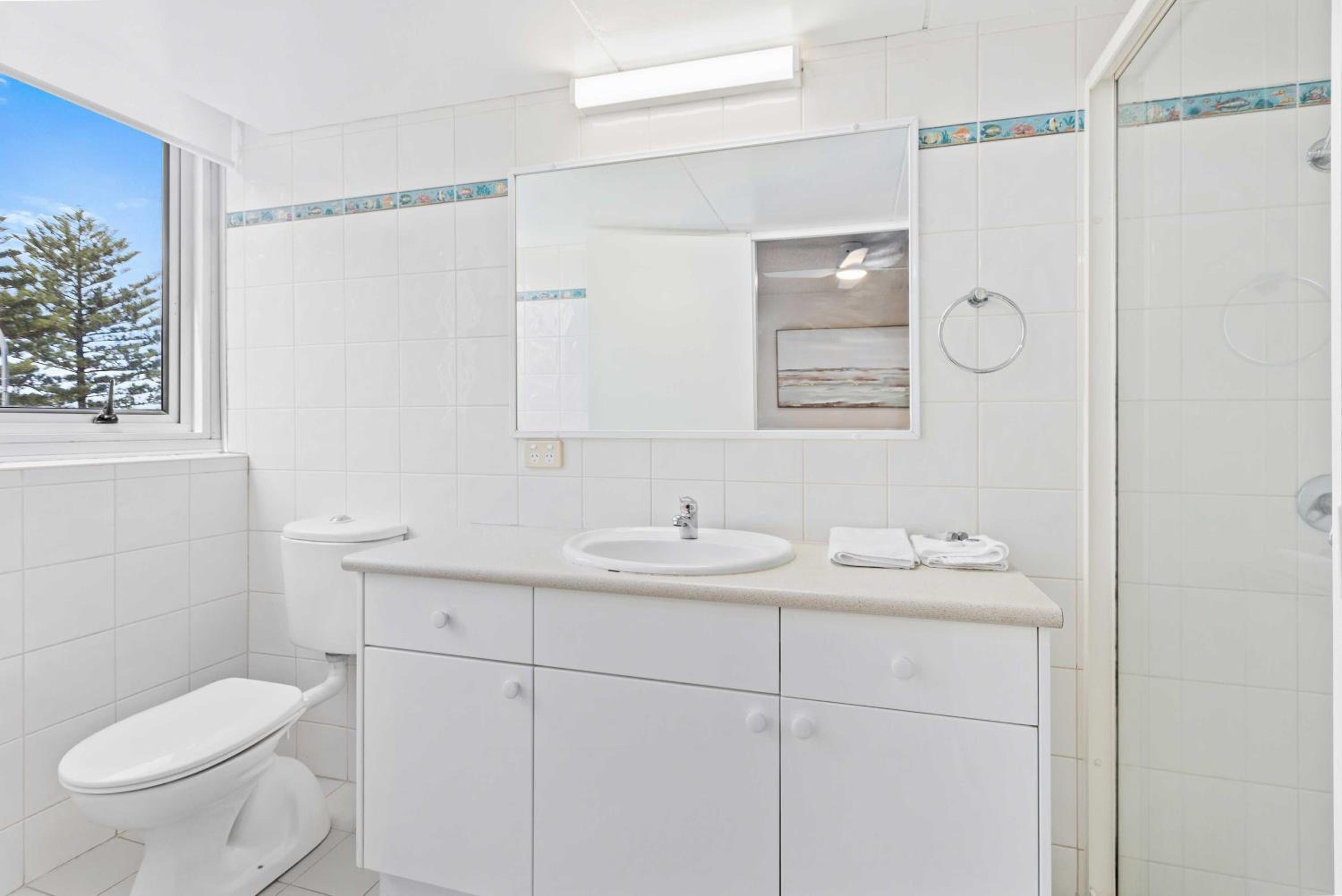 Ambassador Beachfront Apartments - Hosted by Burleigh Letting